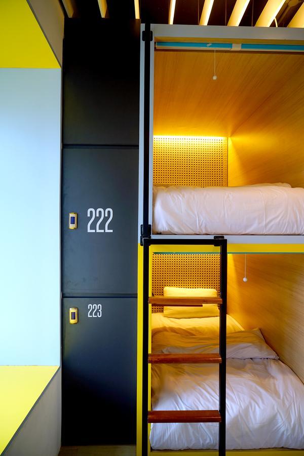 Borough Capsule Hostel Bali Legian Eksteriør billede