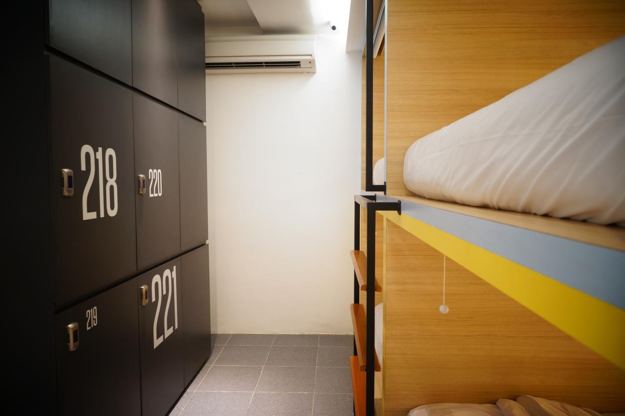 Borough Capsule Hostel Bali Legian Eksteriør billede