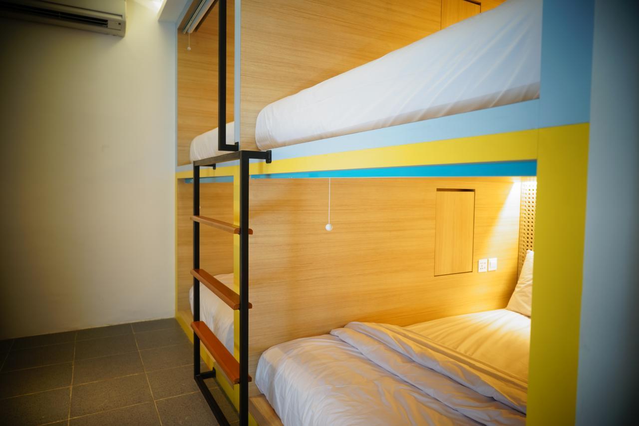 Borough Capsule Hostel Bali Legian Eksteriør billede